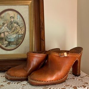 VINTAGE | Leather Mules | 1970s Iconic